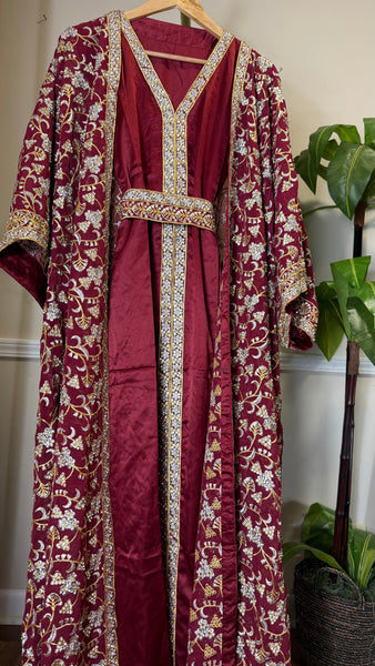 Embroidered abaya